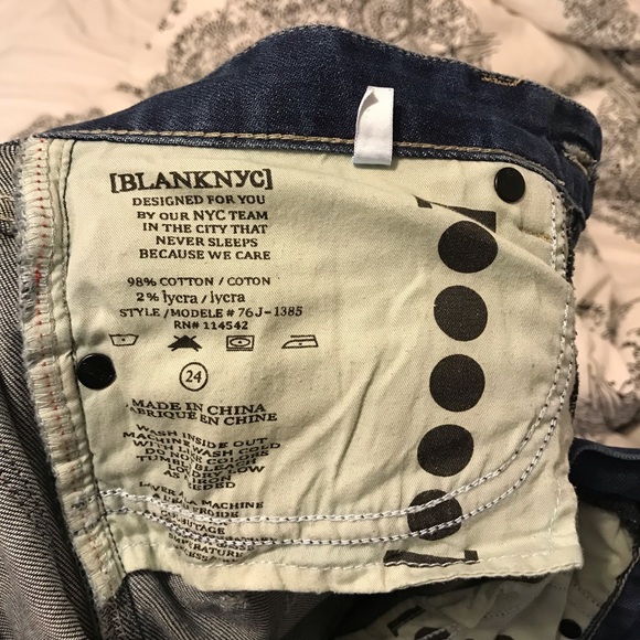 Blank NYC Dark Washed Skinny Jeans (distressed) - Picture 3 of 3